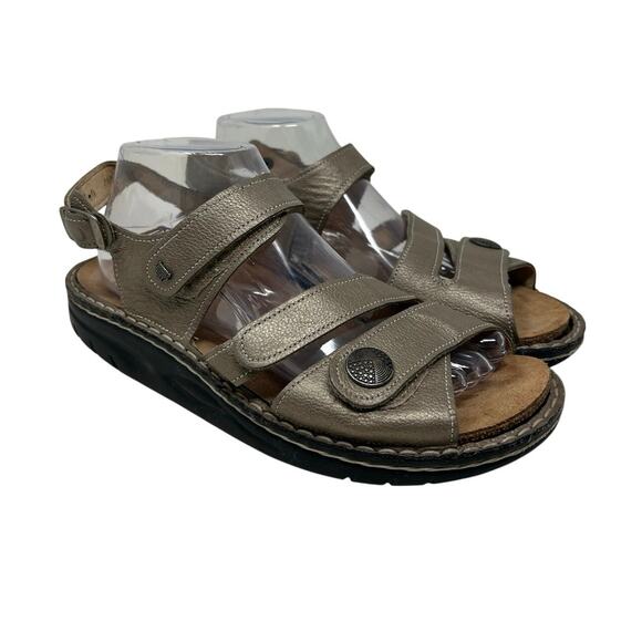 Finn Comfort Gomera Sandals in Metallic Tan EU 40/US 9-9.5